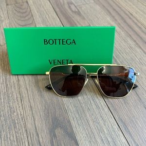 Bottega Veneta Light Ribbon Navigator Sunglasses, 57mm in Gold/Brown Solid